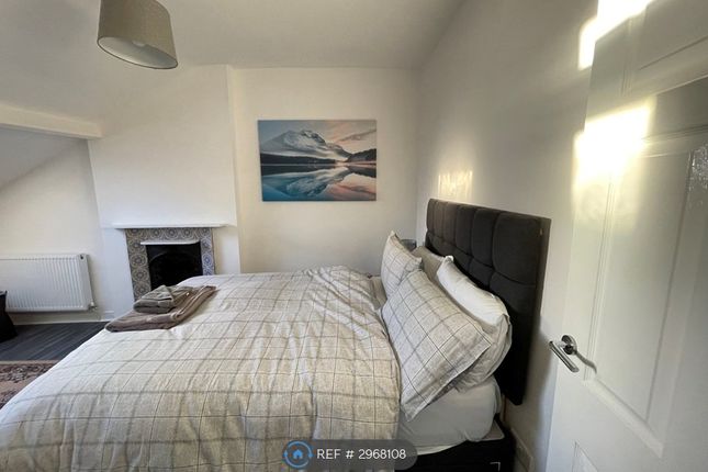 Flat, Mostyn St, Llandudno photo 5
