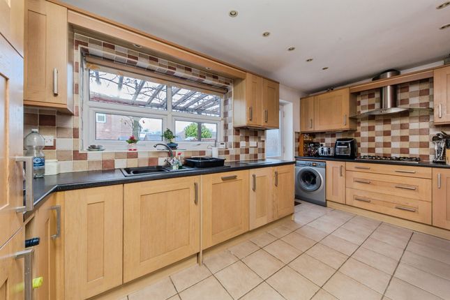 12, Beechfields, Winsford photo 3