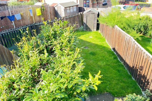 36, Sherwood Drive, Northamptonshire photo 4