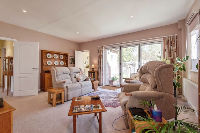 57, Spring Lane, Royston photo 2