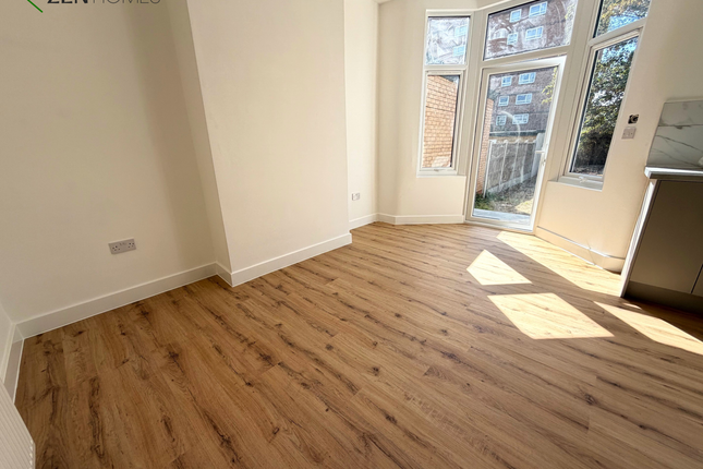 64 Chesterford Road, London photo 4