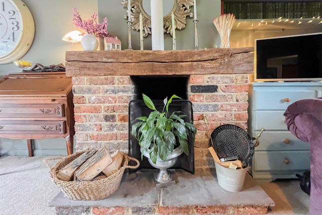 Nutkin Cottage, 17 Cherwell Road, Heathfield photo 4