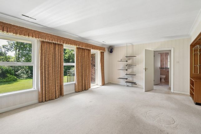 8, Purton Court, Farnham Royal photo 4