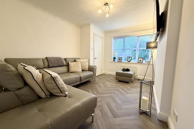 2, Pinders Green Fold, Leeds photo 4