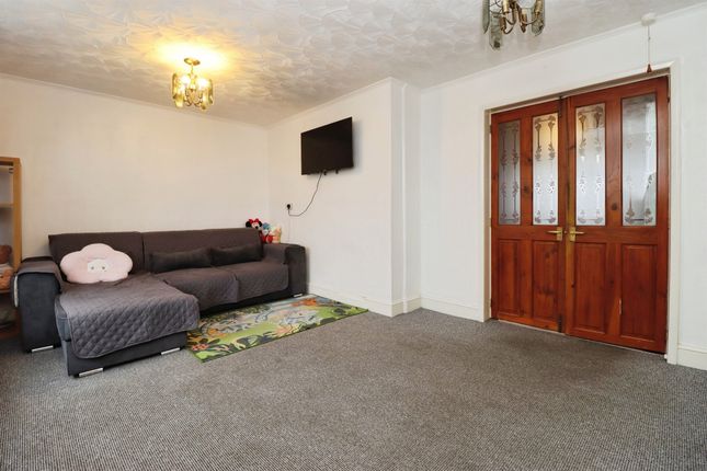 117, Constable Road, Corby photo 2