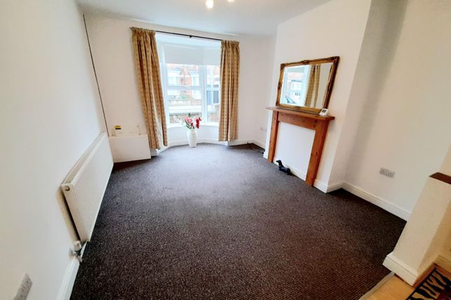 Terraced house to rent in Drake, Street, Gainsborough