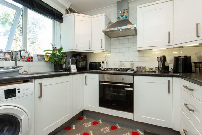 27, Churchill Avenue, Herne Bay photo 4