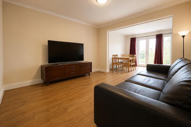 81, Tanfield Avenue, London photo 3