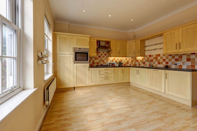 5b, Wimborne Road, Blandford Forum photo 4