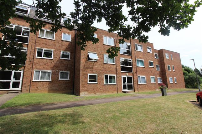 Thumbnail Flat for sale in Kestrel Court, Greenhills, Ware, Hertfordshire