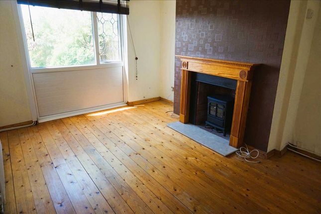 26, Min-Y-Graig, PONTYBEREM, Llanelli photo 5