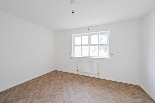 Richard House Drive, Beckton photo 3