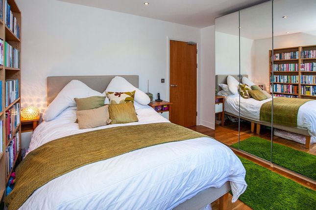 2 Bed Flat For Sale In Chatsworth House 19 Lever Street