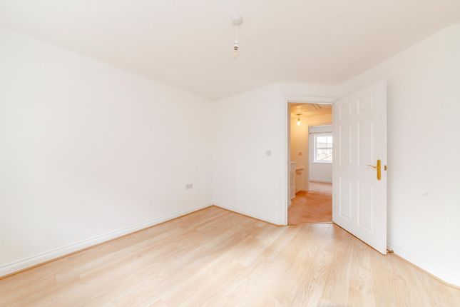8413984-Interior04-800.Jpg