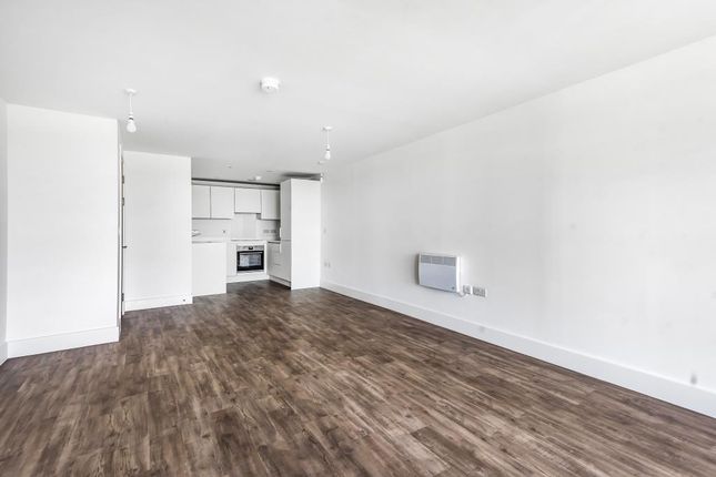 Flat to rent in 1 Anniversary Avenue, Graven Hill
