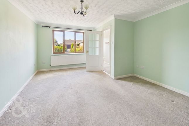 24 The Meadows, Norwich photo 3