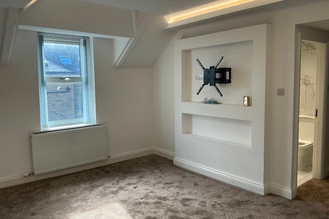 Apartment 7, Bradford photo 5