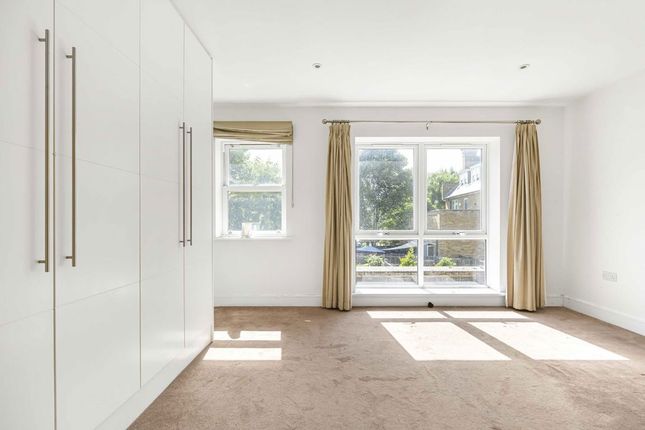 2 C, Sunbury Court Road, Sunbury-On-Thames photo 4
