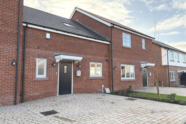 2-bed house on 17, £152,500