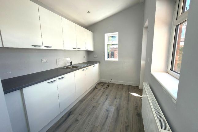 3, Dale Close, Toddington photo 4