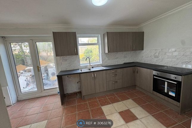 Shakespeare Avenue, Hebburn photo 2
