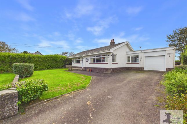 3-bed bungalow on Crud-Yr-Awel, Tanygroes, Cardigan, £340,000