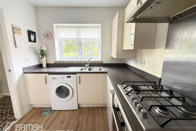 66, Batchelor Way, Salisbury photo 4