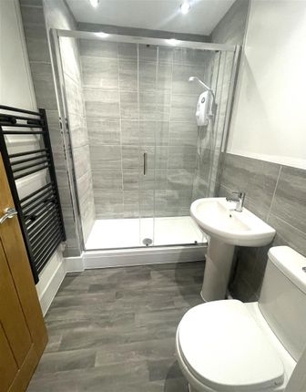 Flat 3, 2 Quay Street, Haverfordwest photo 3