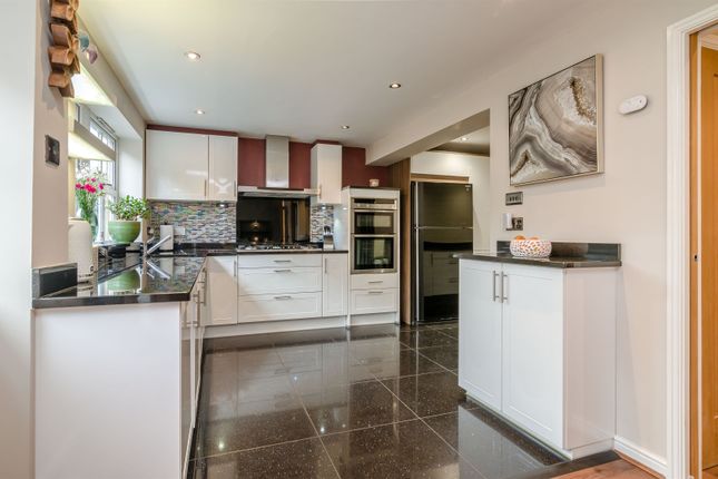 4, Cedar Wood Drive, Rogerstone photo 2