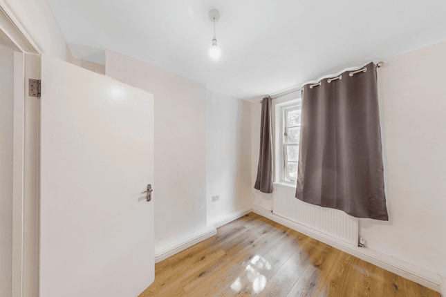 Flat 37, London photo 5