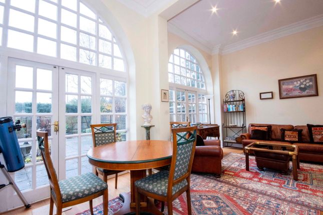 3, Clockhouse Mews, Chorleywood photo 3
