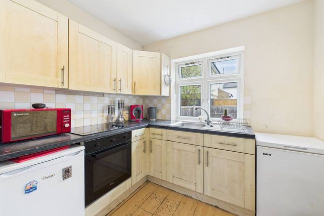 7D,, London Road, Middlesex photo 3