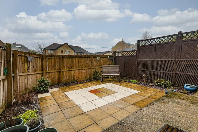 80, Yew Tree Road, Huddersfield photo 4
