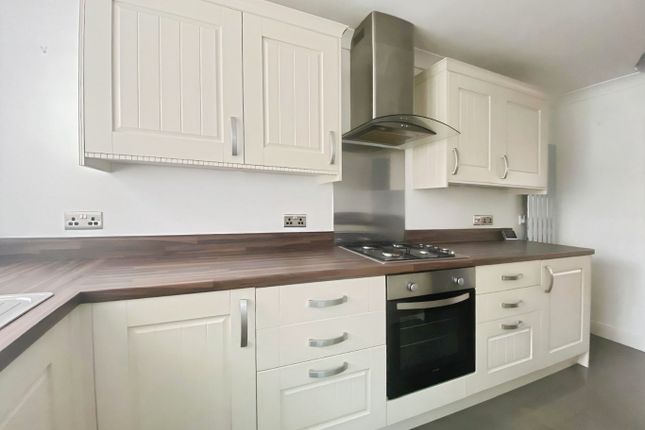 60 Russell Avenue, South Shields, Tyne and Wear photo 5