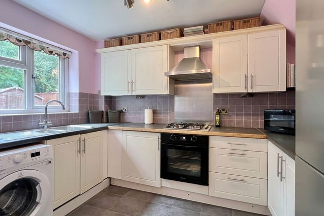 18 Larch Close, Taunton photo 3