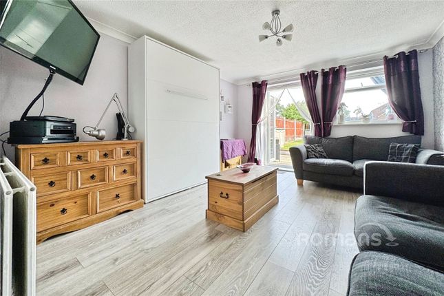 95, Isis Way, Berkshire photo 3