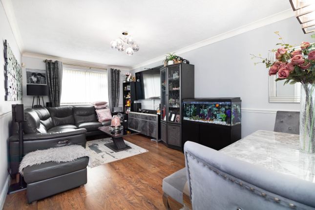 22, Lewis Terrace, Dundee photo 2