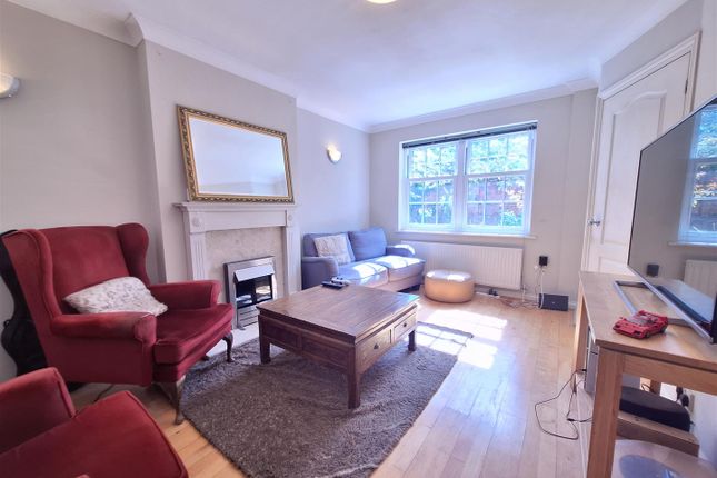 4, Springfield Mews, Emmer Green photo 5