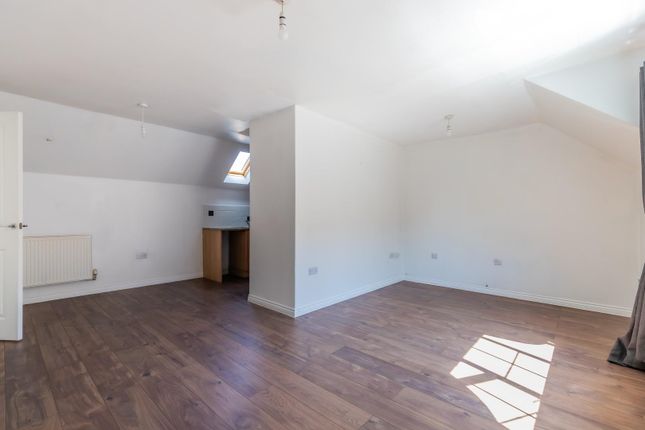 207, Brynheulog, Cardiff photo 4