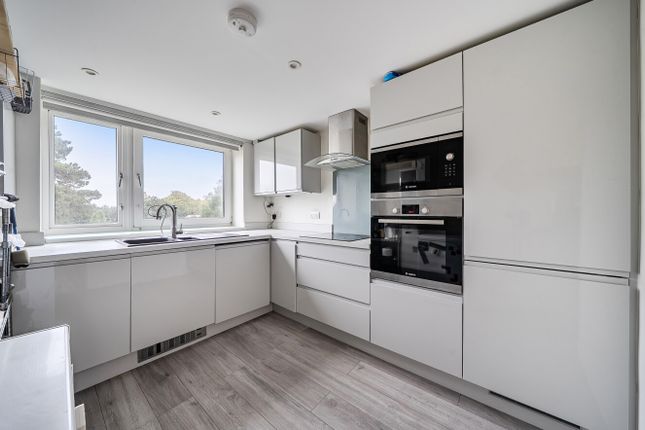 12a, Withyholt Court, Cheltenham photo 4