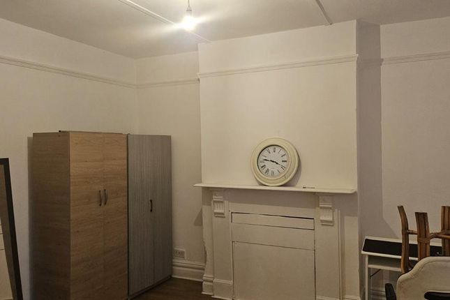 55, Smithies Road, London photo 5
