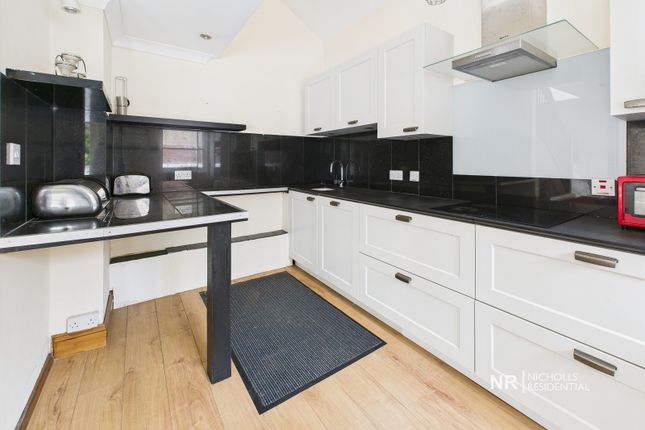 Annex  60, Worple Road, Epsom photo 2