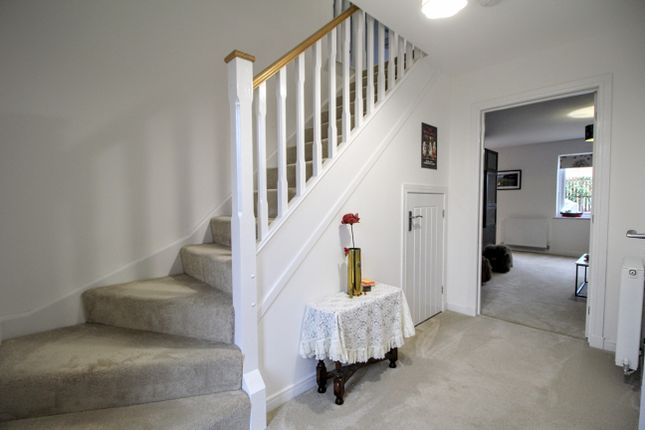 25, Armour Grove, Irvine photo 3