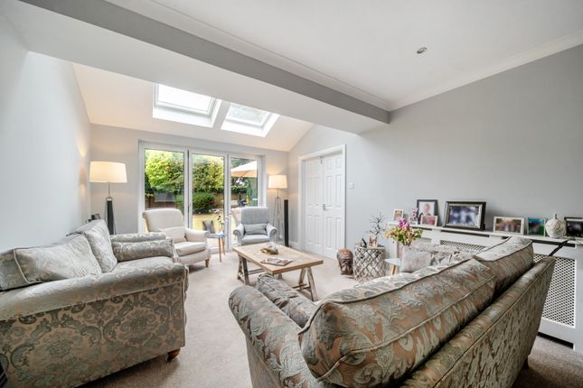 5, Tilsworth Road, Beaconsfield photo 3