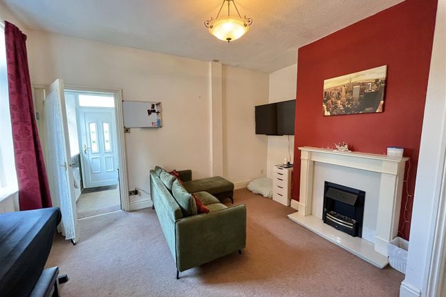 54, Wood Street, Glossop photo 2