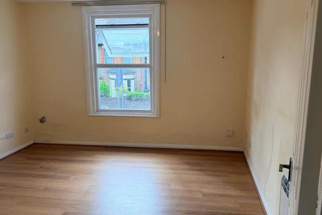 37a Cherry Tree Avenue, DOVER photo 2