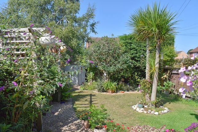 43, Willow Road, Newark photo 2
