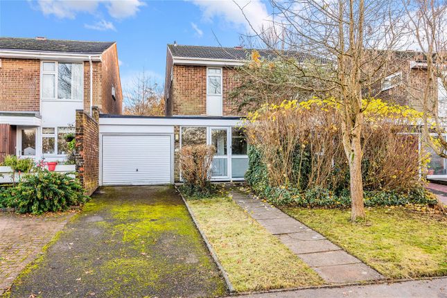 Thumbnail Detached house for sale in Woodhatch Spinney, Coulsdon