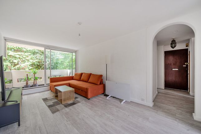 21 Elmcroft,, Fairview Avenue, Woking photo 4