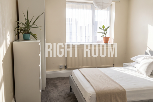 D-Higham Court, Woodford Green, Essex, London photo 3